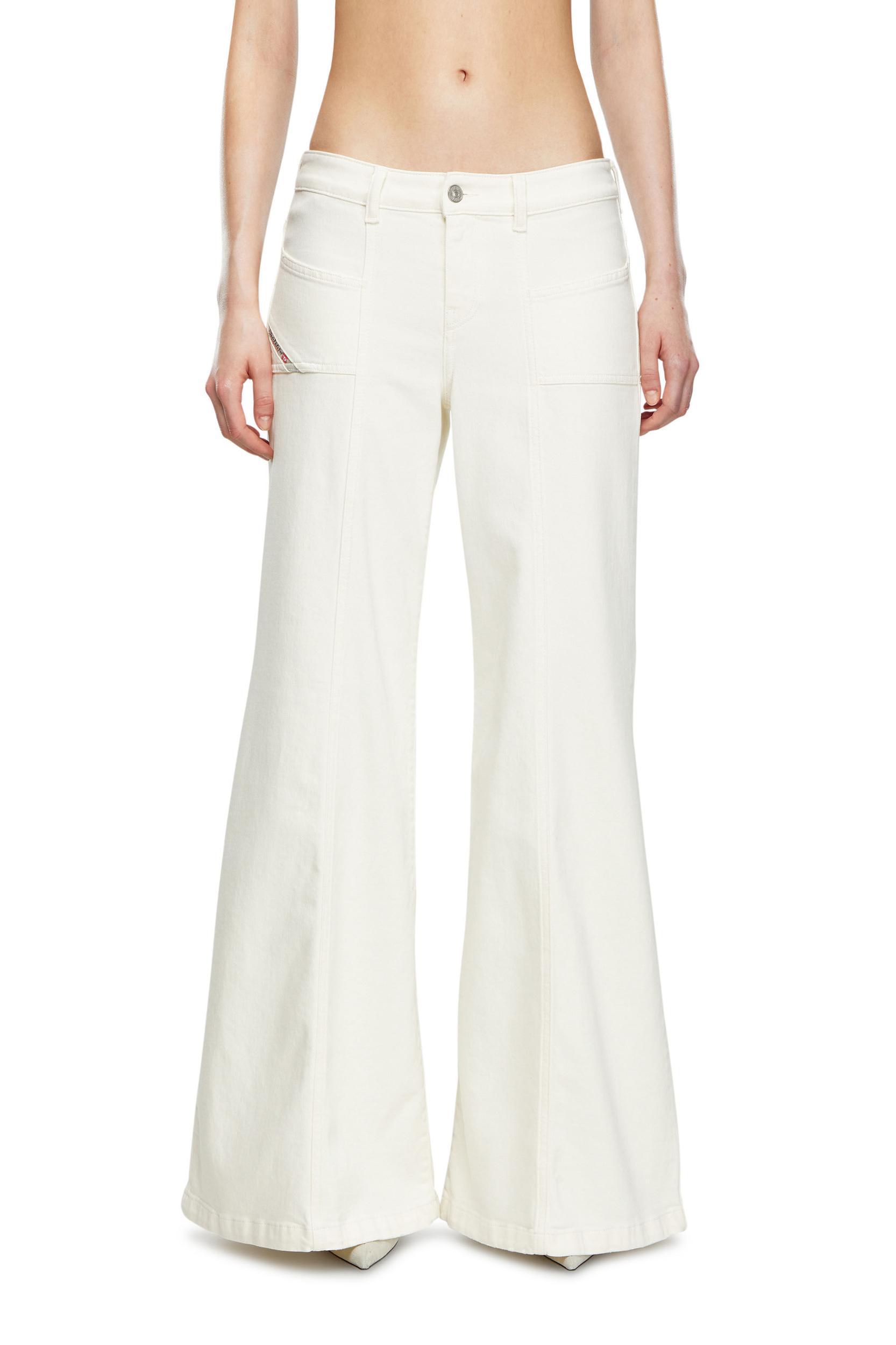 Flare Jeans D-Akii 09J68 Product Image
