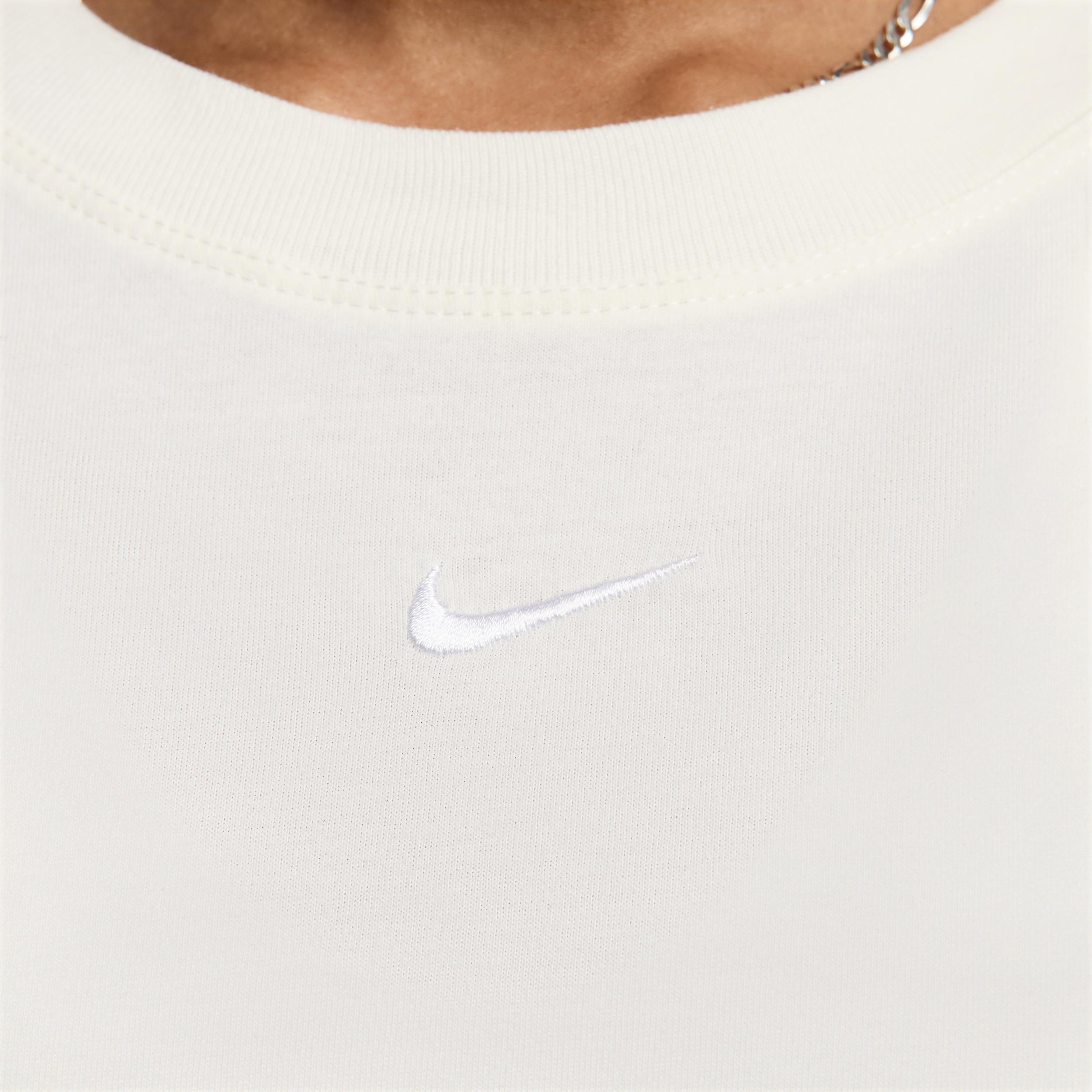 Nike Sportswear Essential Women's T-Shirt Product Image
