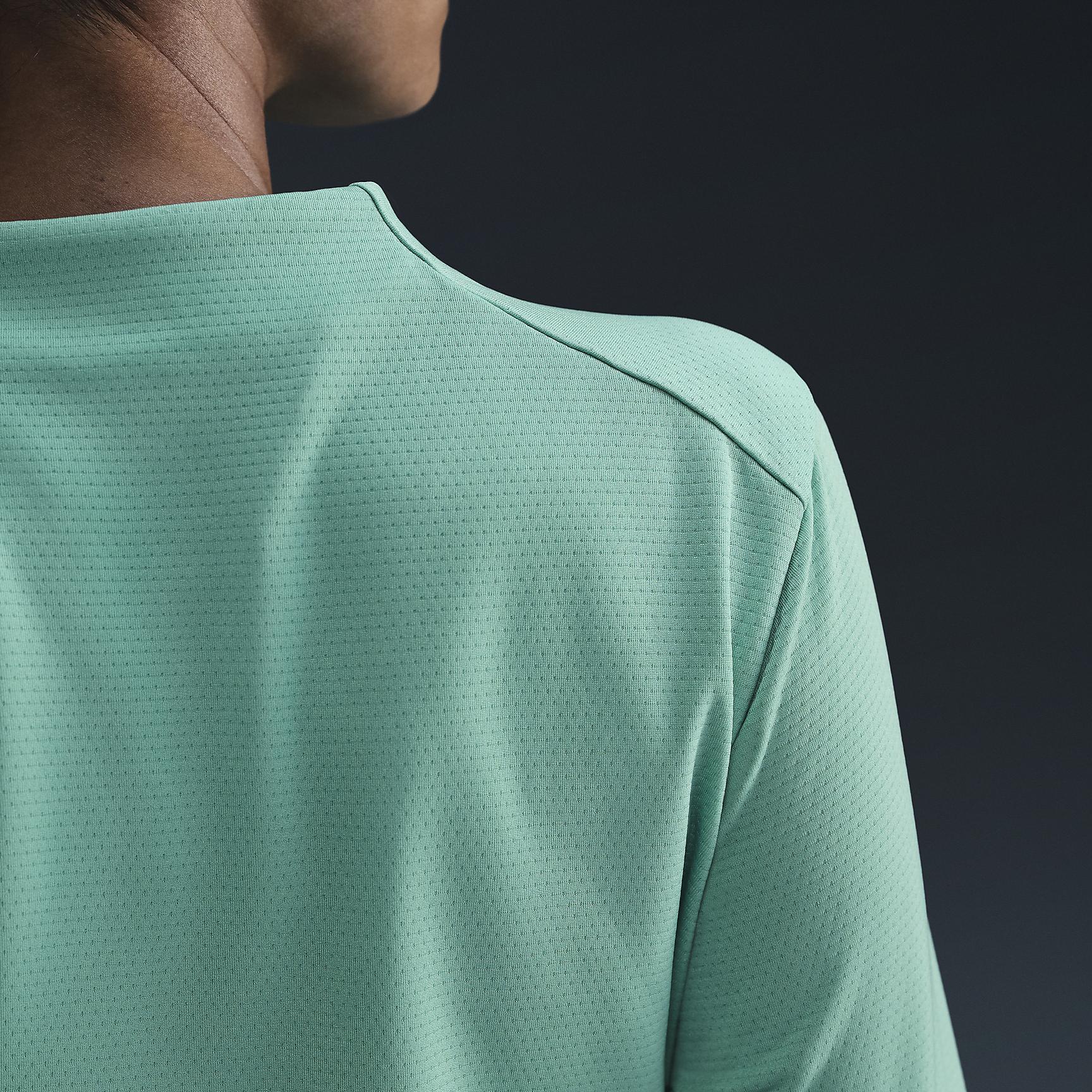 Nike Advantage Women's Dri-FIT UV 1/2-Zip Golf Top Product Image