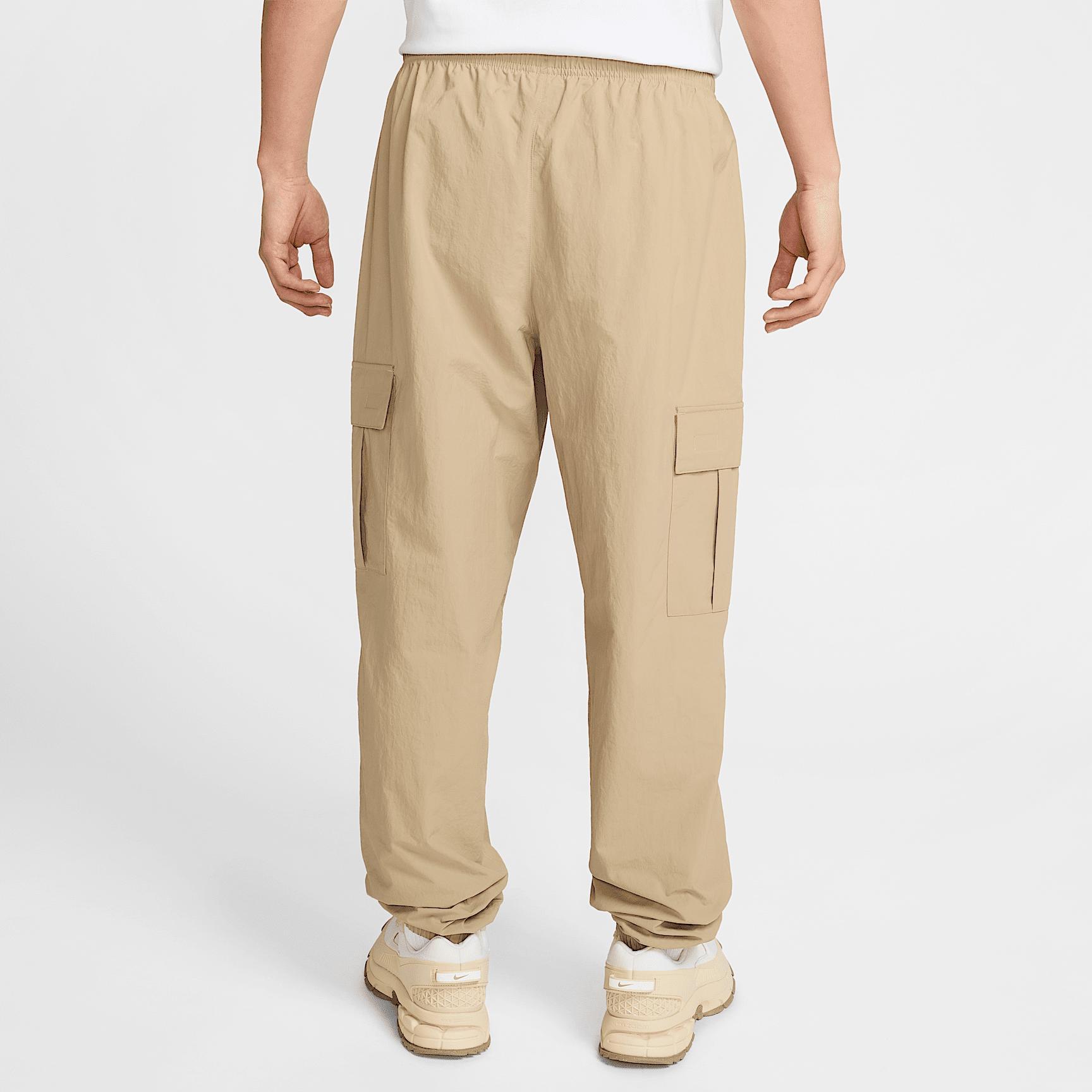 Nike Club Men's Woven Cargo Pants Product Image