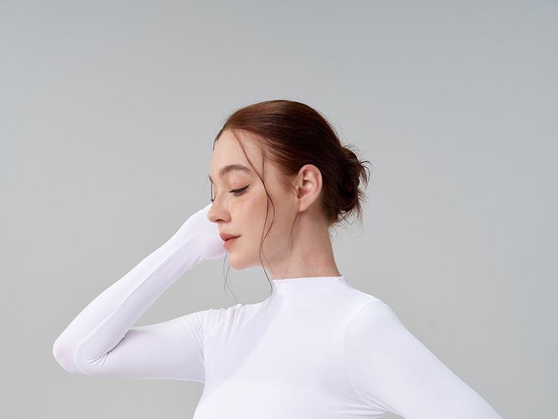 Long Sleeve Mock Neck Sport T-Shirt Product Image