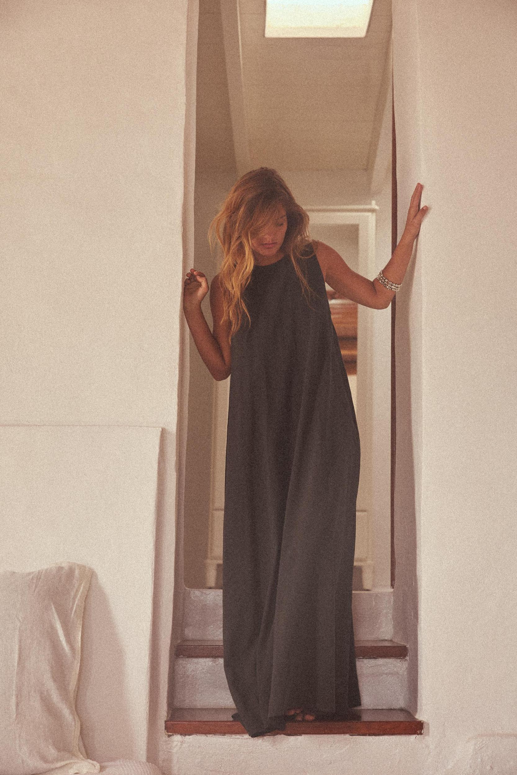 FLOWY MIDI DRESS Product Image