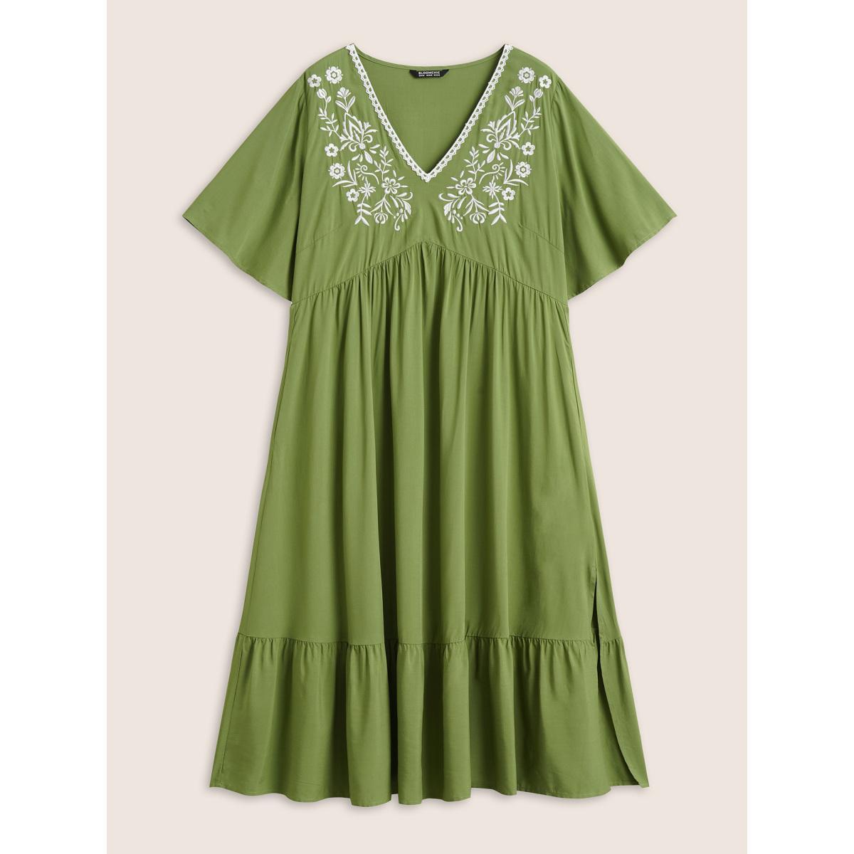 Plus Size Supersoft Essentials Floral Embroidered Patchwork Hem Dress Moss Women Resort Non V-neck Short sleeve Curvy Midi Dress BloomChic 28/5X Product Image