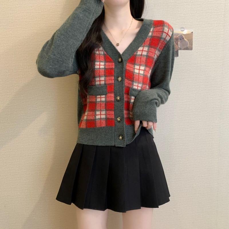 V-Neck Plaid Contrast Trim Button-Up Crop Cardigan Product Image