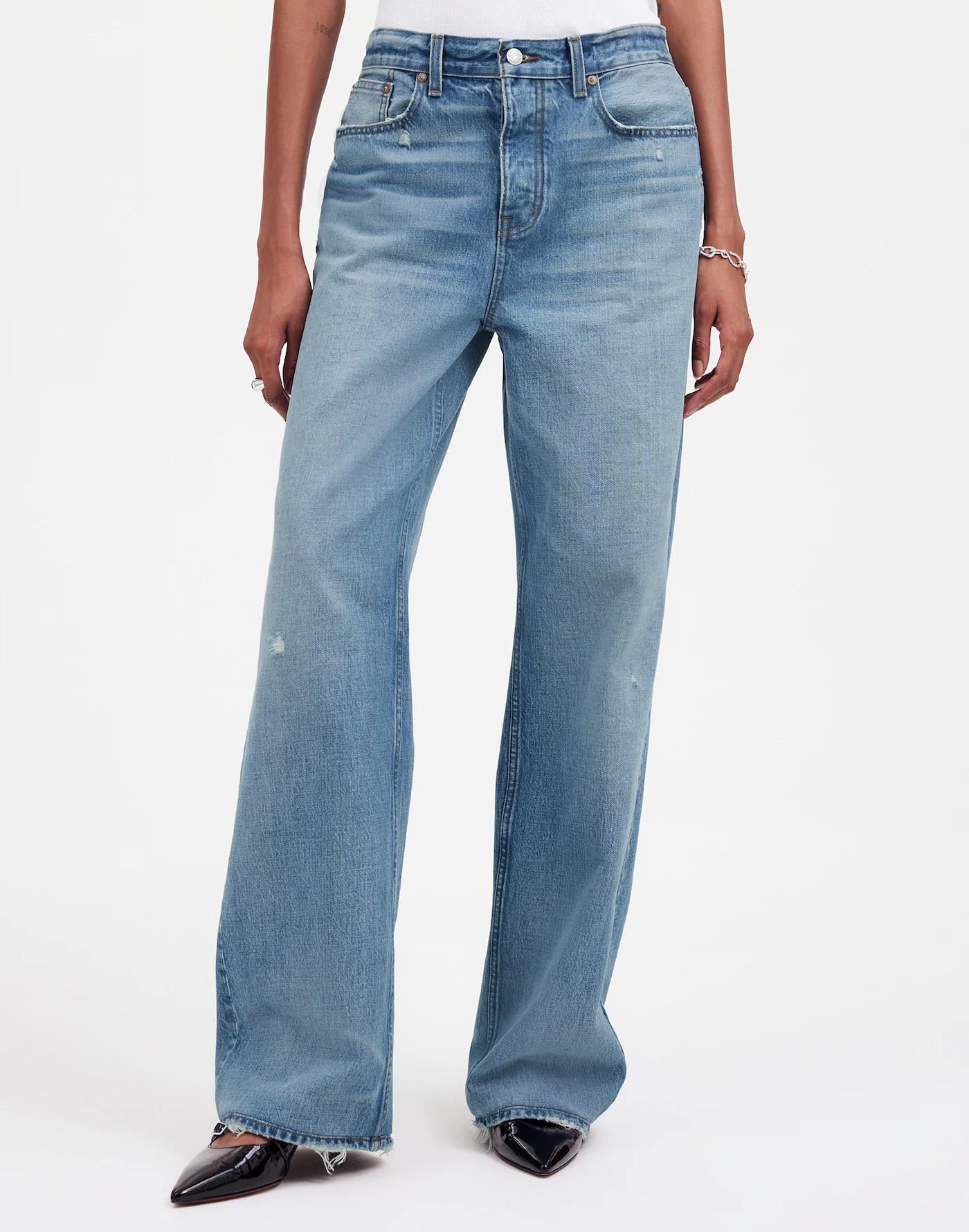 Low-Slung Baggy Jeans Product Image