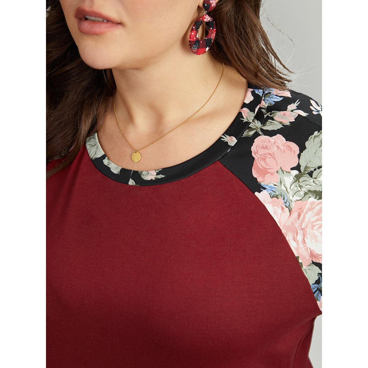 Plus Size Floral Print Patchwork Raglan Sleeve T-shirt Red Women Casual Contrast Floral Round Neck Festival-Christmas T-shirts BloomChic 12/L Product Image