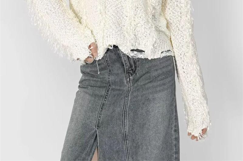 Long-Sleeve Round Neck Plain Fringed Distressed Crop Knit Top Product Image