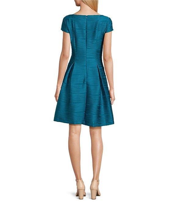 Jessica Howard Petite Size Wave Knit Boat Neck Short Sleeve Pleated Fit and Flare Dress Product Image