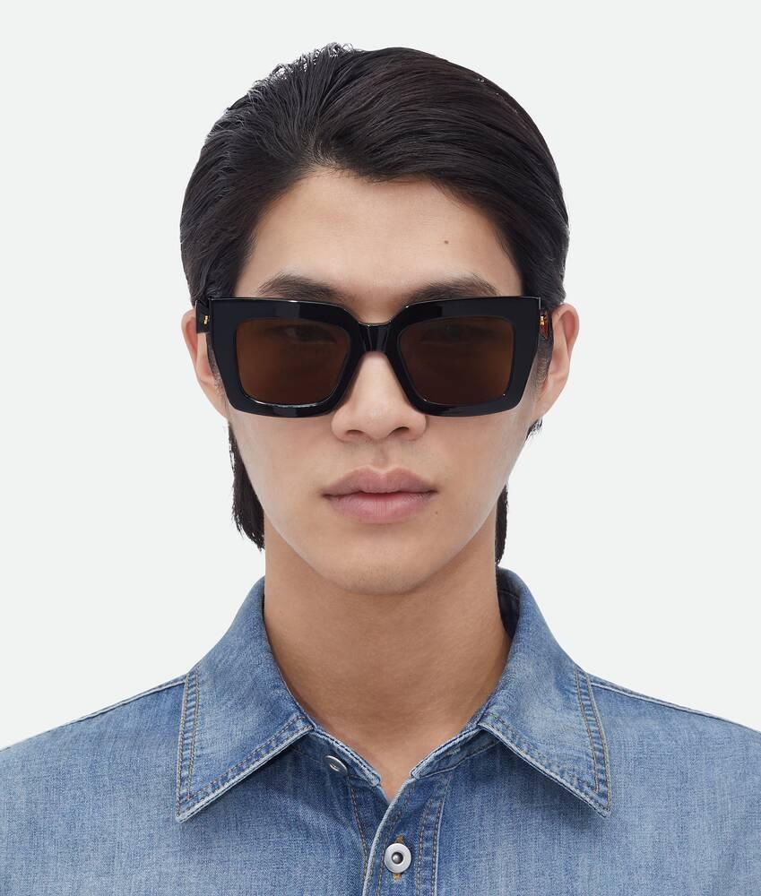 Women's Classic Square Sunglasses in Black / Grey Product Image