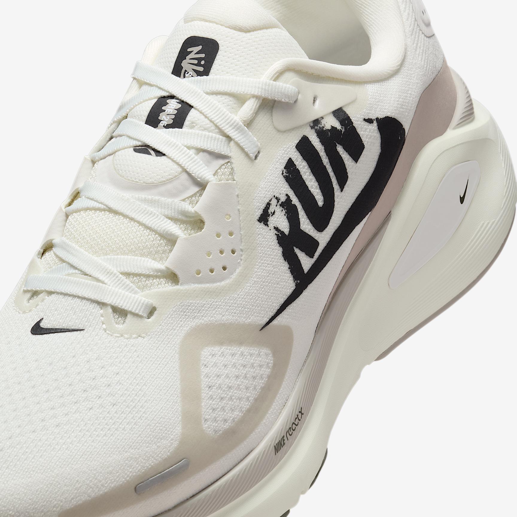 Nike Structure 26 Men's Road Running Shoes Product Image