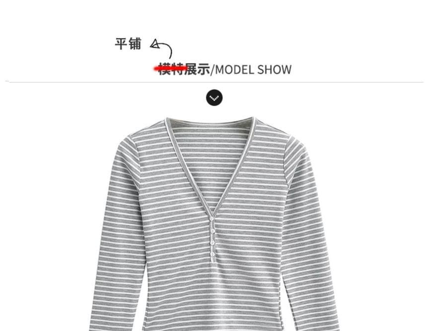 Long-Sleeve V-Neck Striped Crop Top Product Image