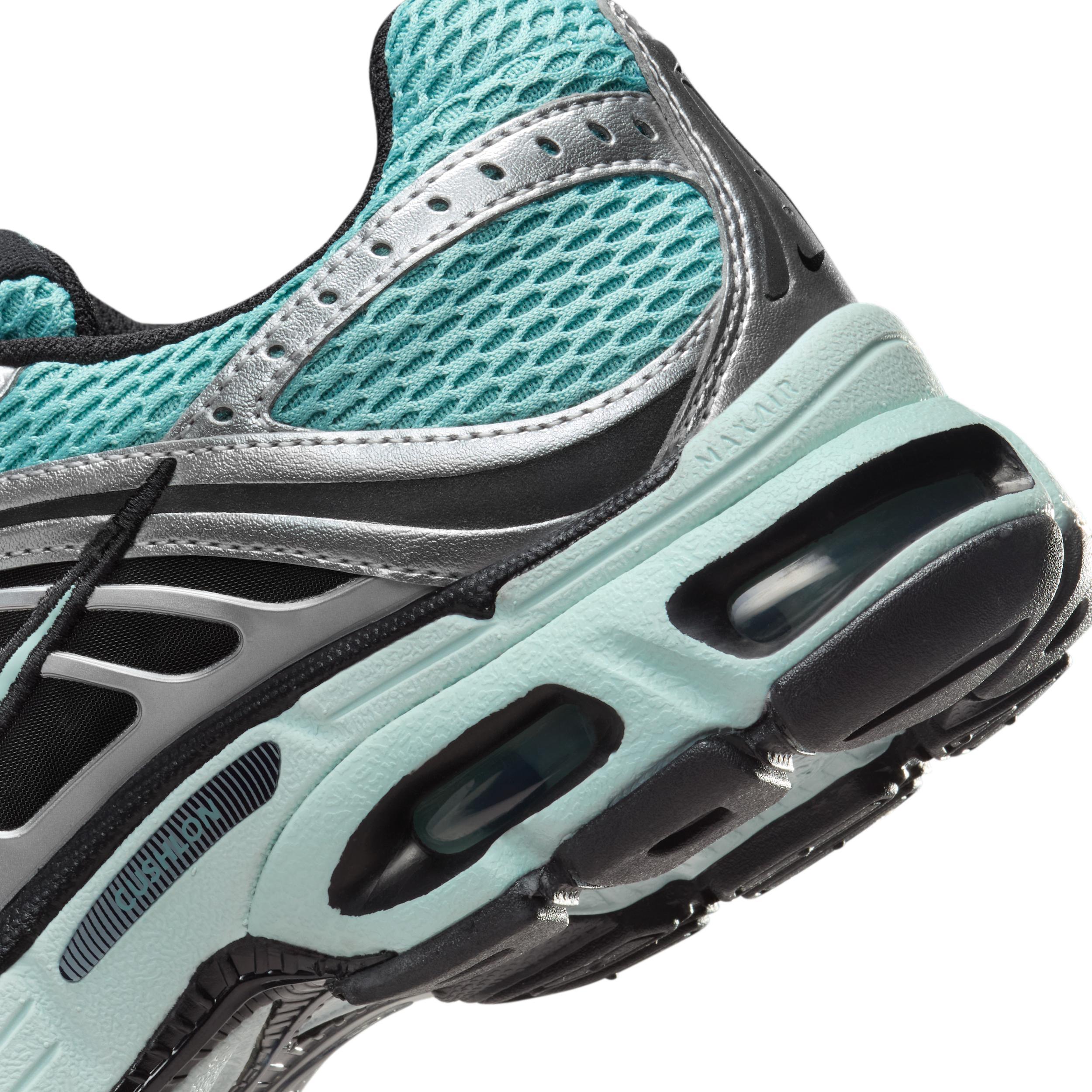 Nike Women's Air Max Moto 2K Shoes Product Image
