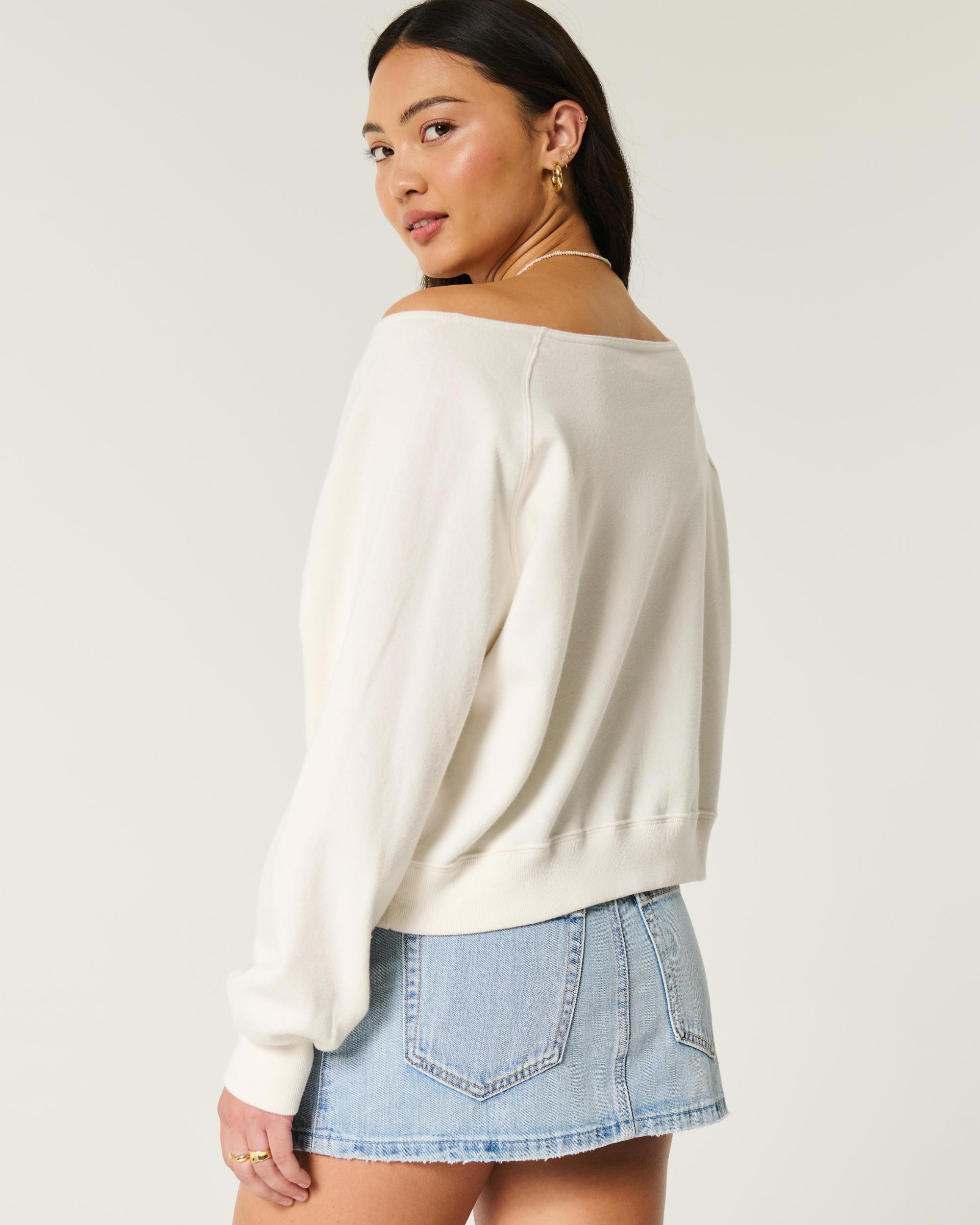 Easy Off-the-Shoulder Number Graphic Crew Sweatshirt Product Image