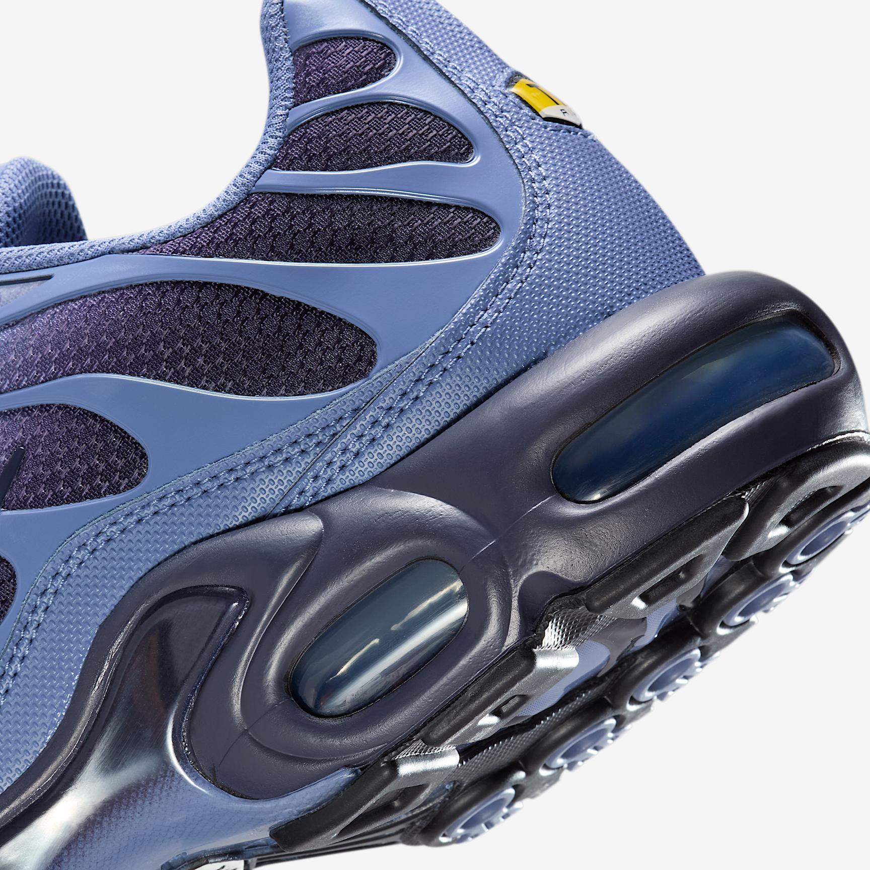 Nike Men's Air Max Plus Shoes Product Image