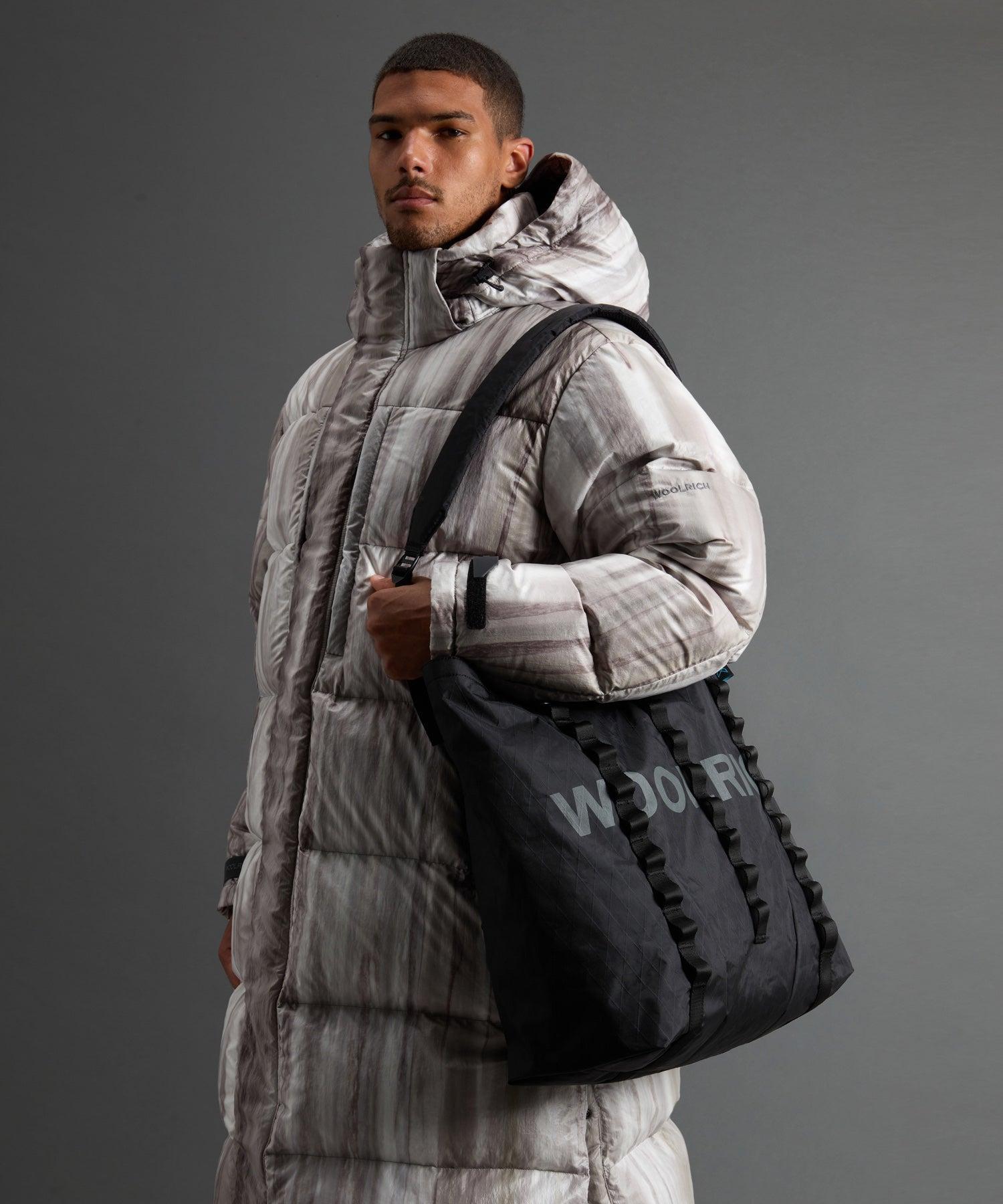 Todd Snyder x Woolrich Oversized Tech Tote in Black Product Image