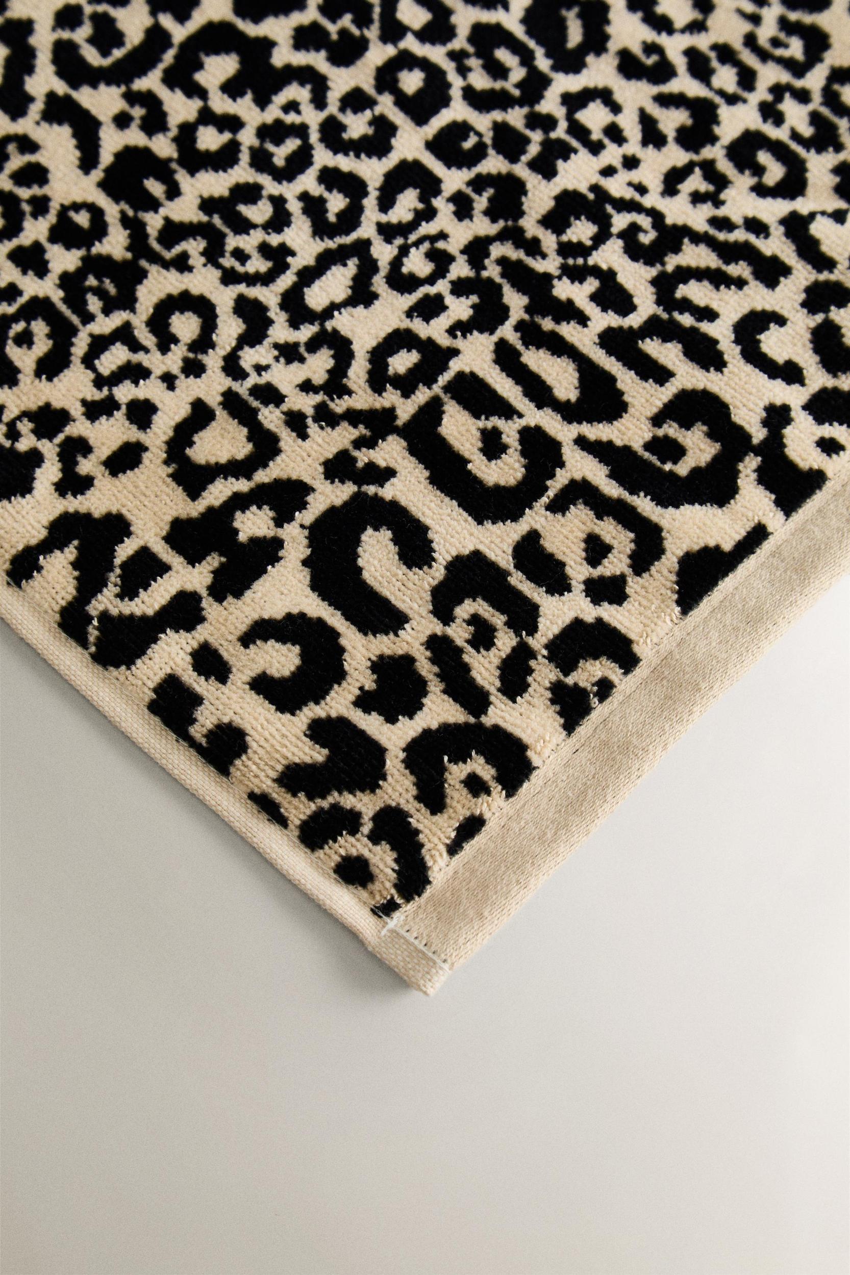 ANIMAL PRINT VELOUR BEACH TOWEL Product Image