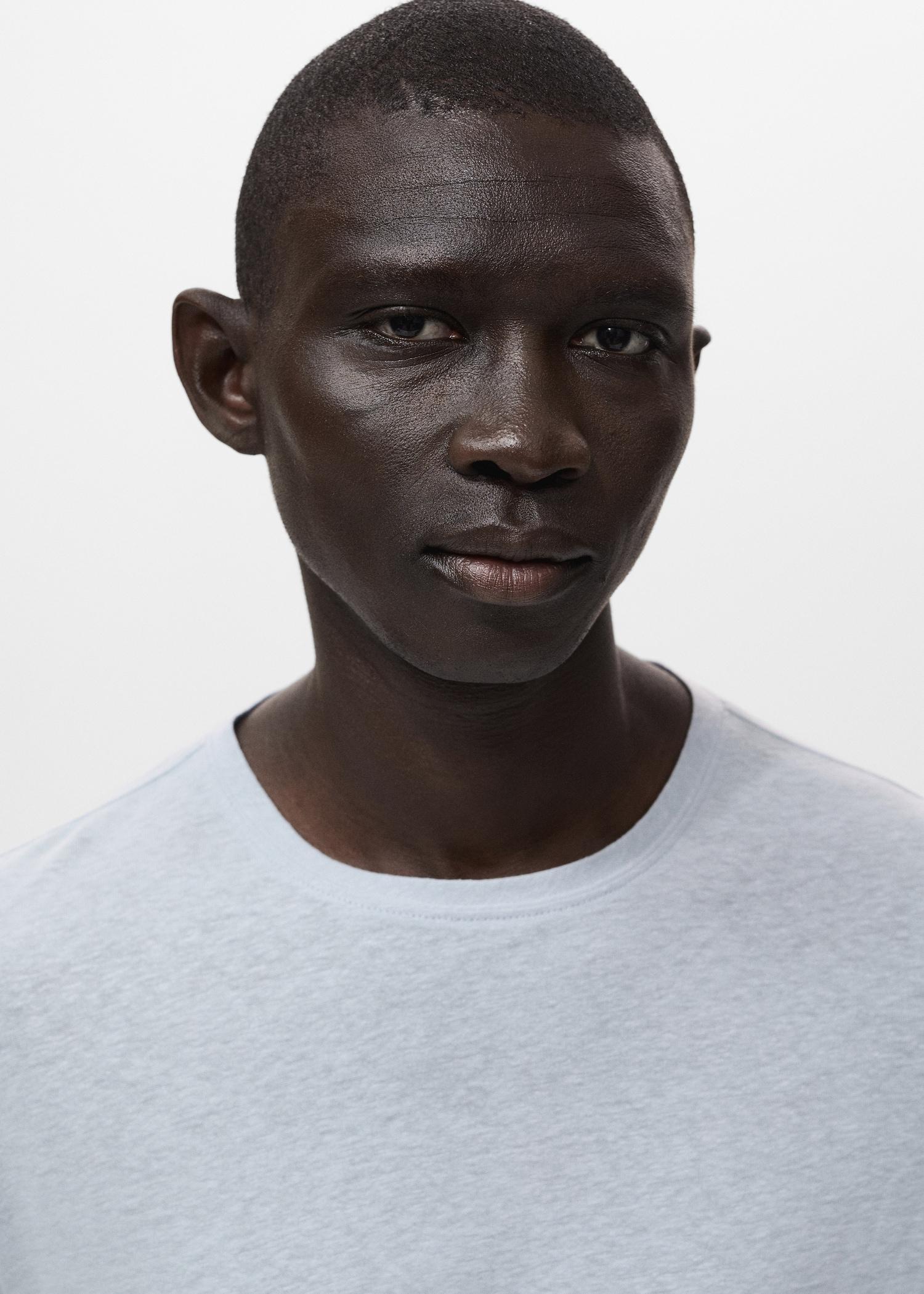 Linen slim-fit t-shirt - Men | MANGO USA Product Image