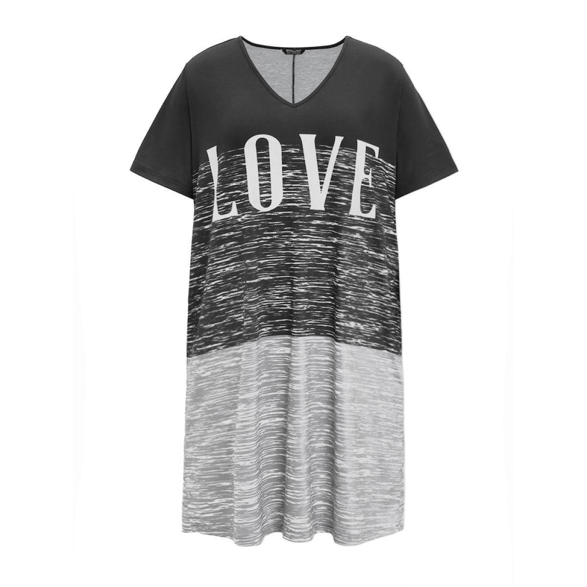 Plus Size Letter Print Colorblock Contrast Pocket V Neck Dress Black Women Casual Plain Curvy Knee Dress BloomChic 26/4X Product Image