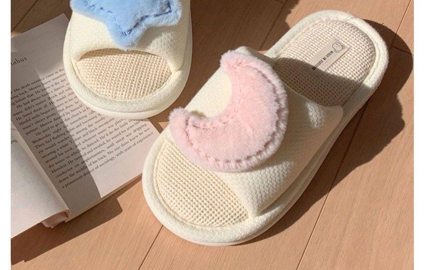 Applique Slippers Product Image