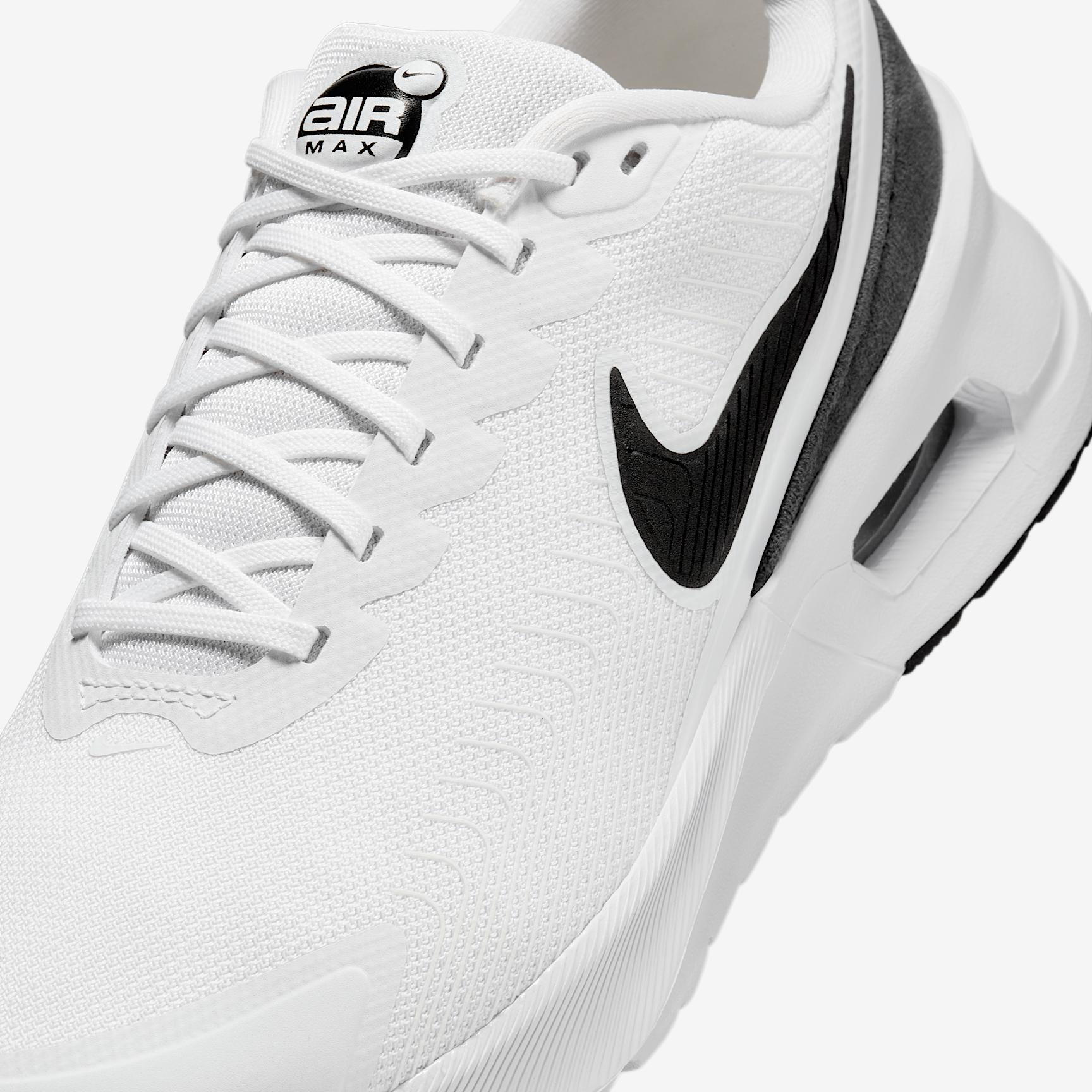 Nike Women's Air Max Nuaxis Shoes Product Image
