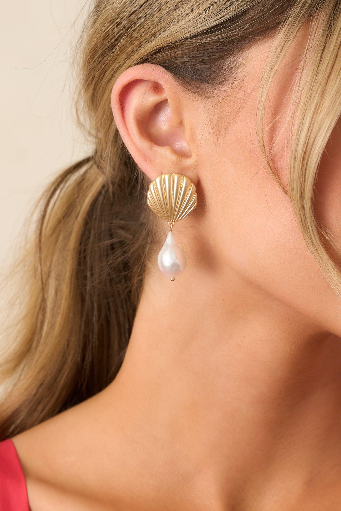 Seashell Sonata Gold and Ivory Pearl Earrings Product Image