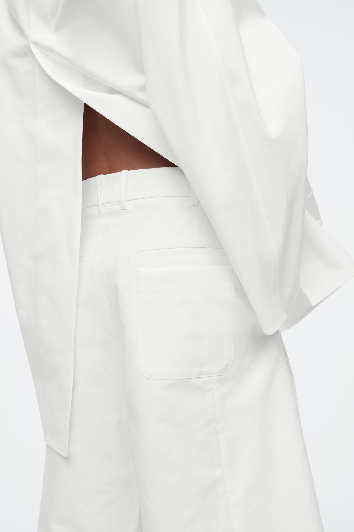 TAILORED WIDE-LEG SHORTS Product Image