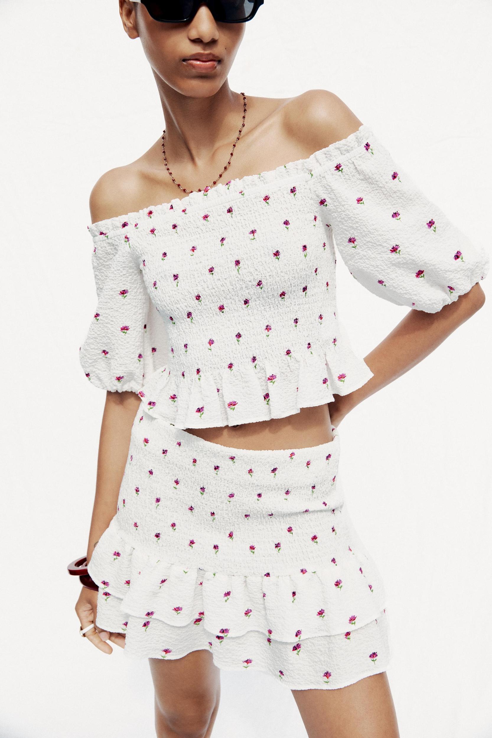 FLORAL PRINT TOP Product Image