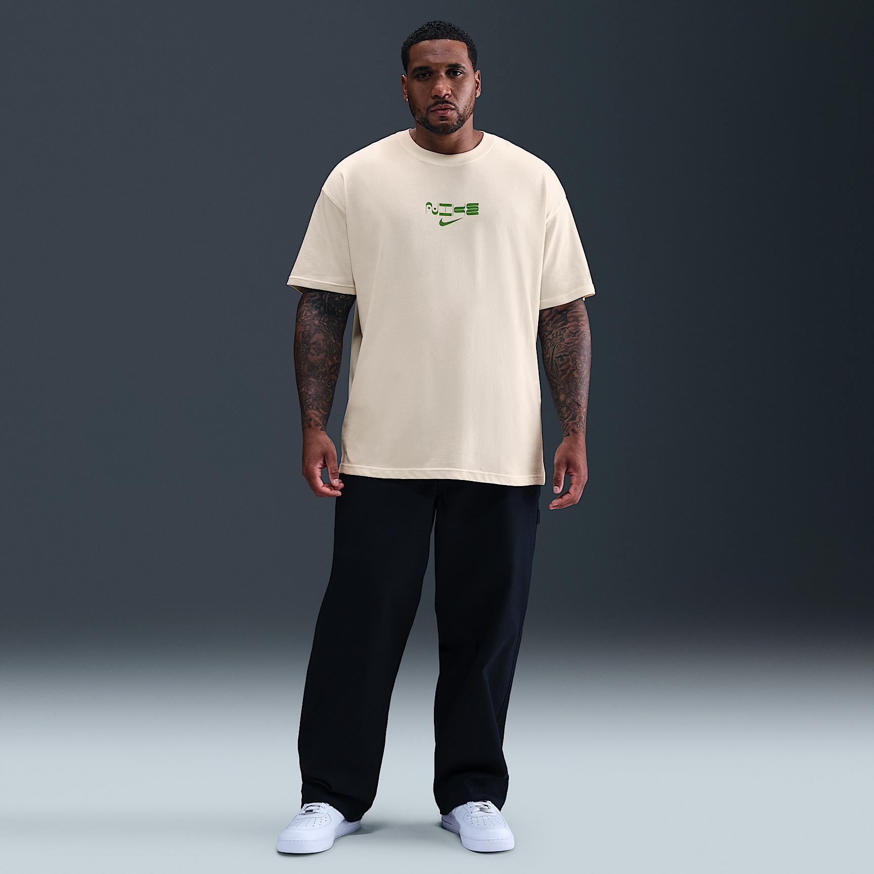 Nike Sportswear Men's Max90 T-Shirt Product Image