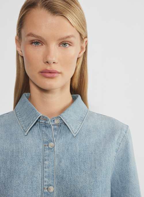 the fitted denim blouse Product Image