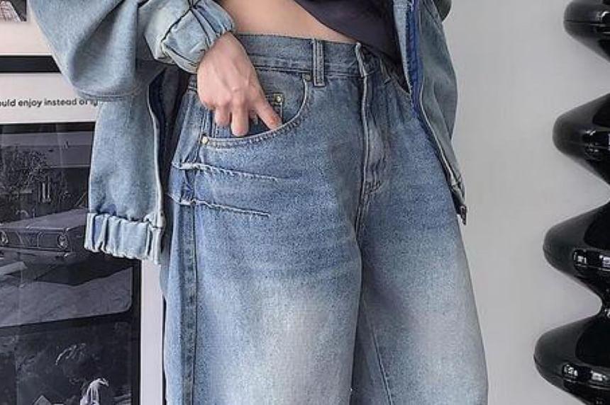 Low-Waist Wide-Leg Jeans Product Image