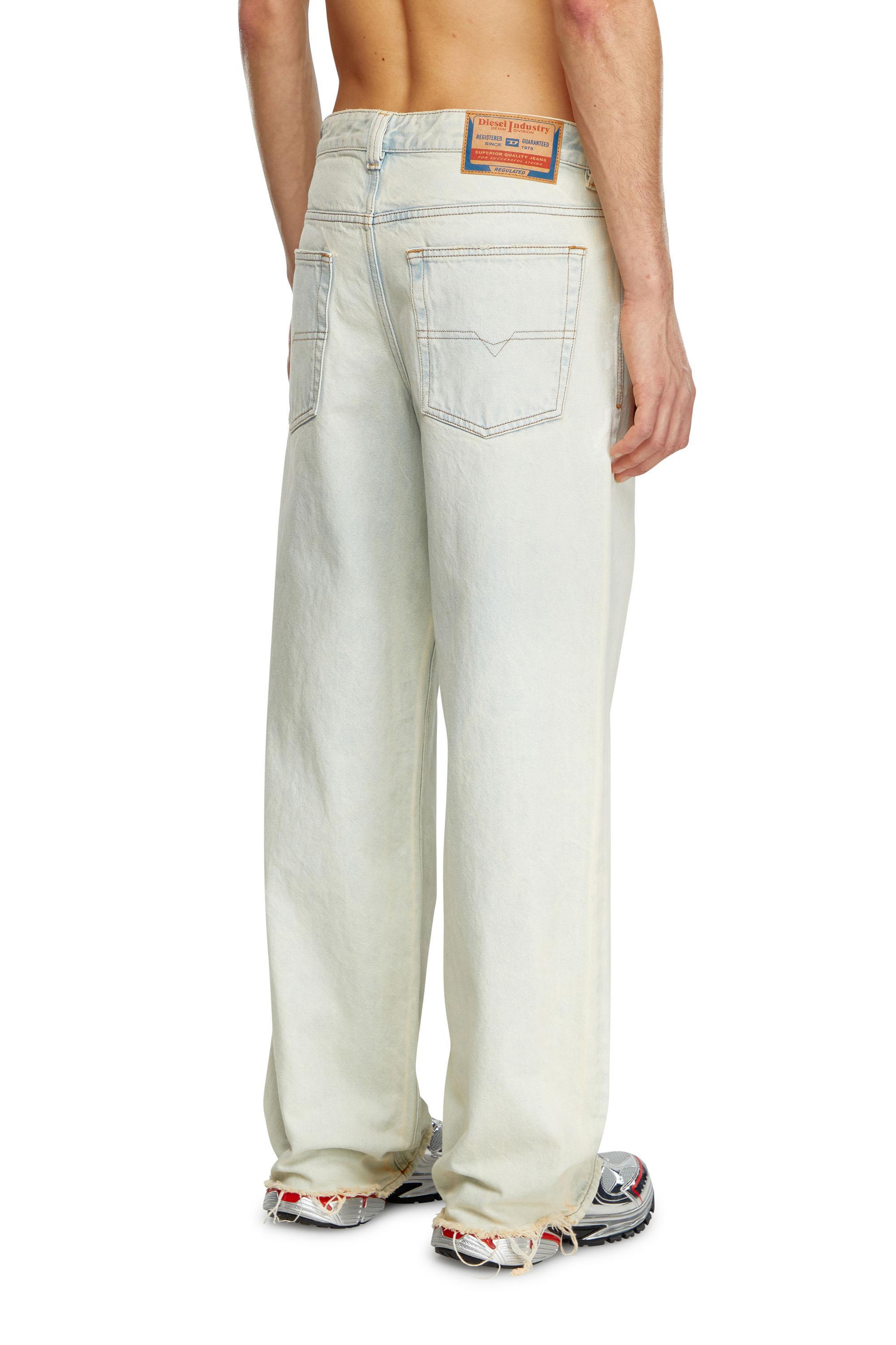 Relaxed Jeans 2001 D-Macro 09J81 Product Image