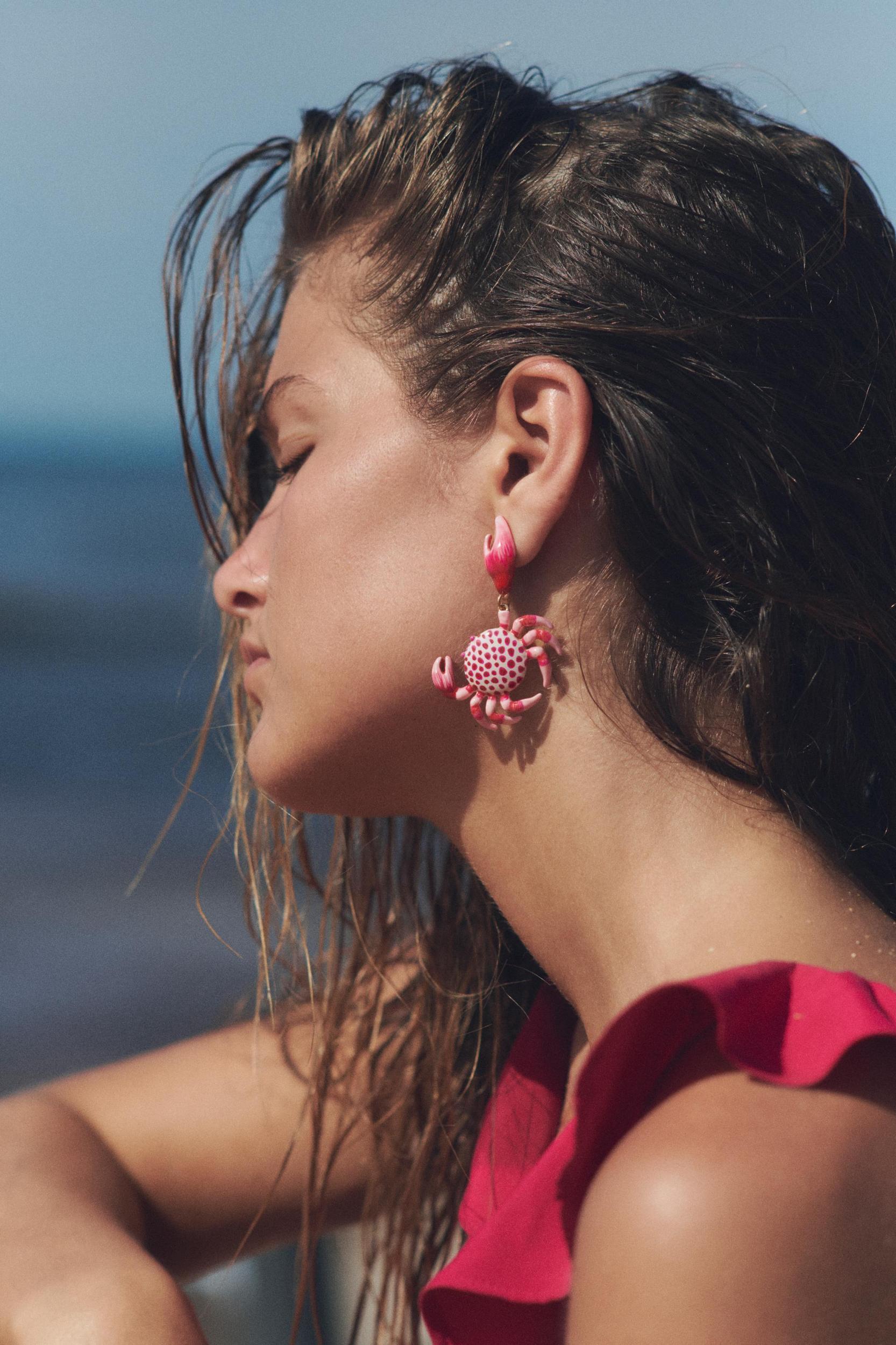 CRAB EARRINGS Product Image