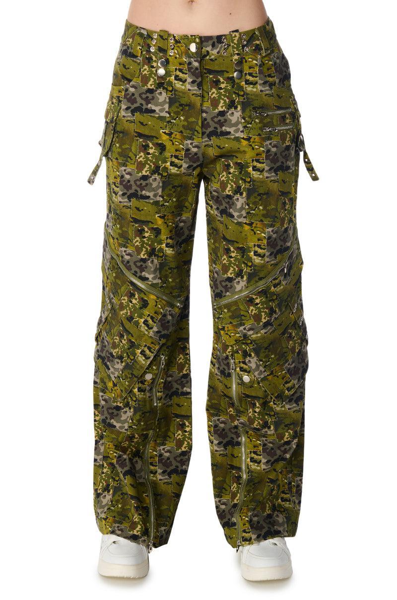 OUT OF SIGHT CARGO CAMO WIDE LEG PANT Product Image