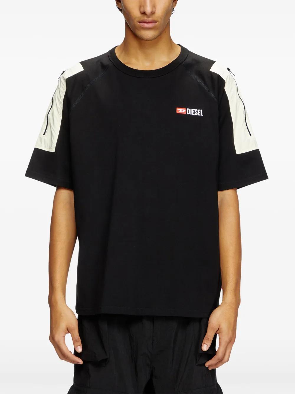 T-Fausty t-shirt Product Image