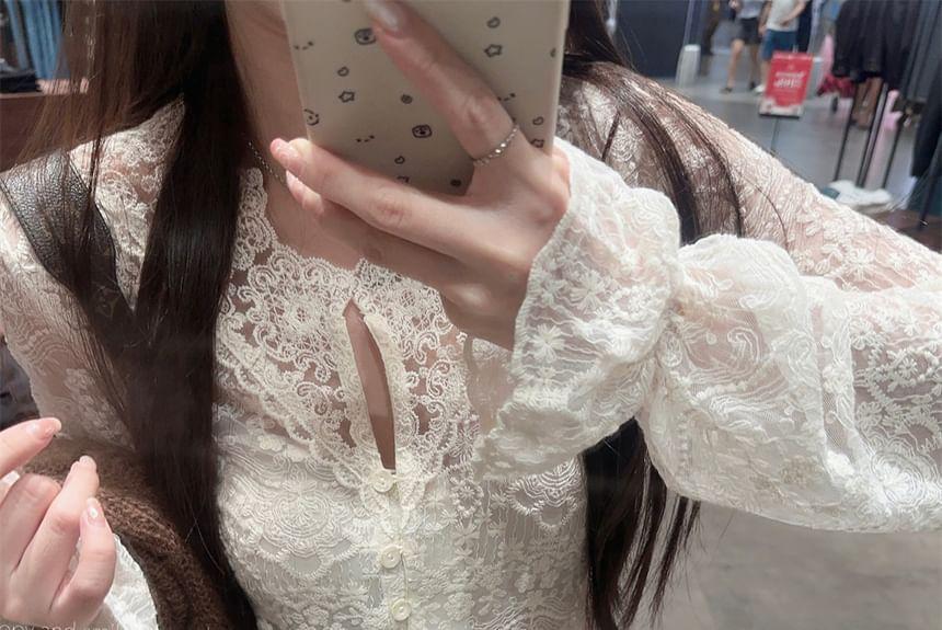 Puff-Sleeve Flower Embroidered Lace Blouse / V-Neck Plain Flower Detail Pointelle Knit Cardigan Product Image