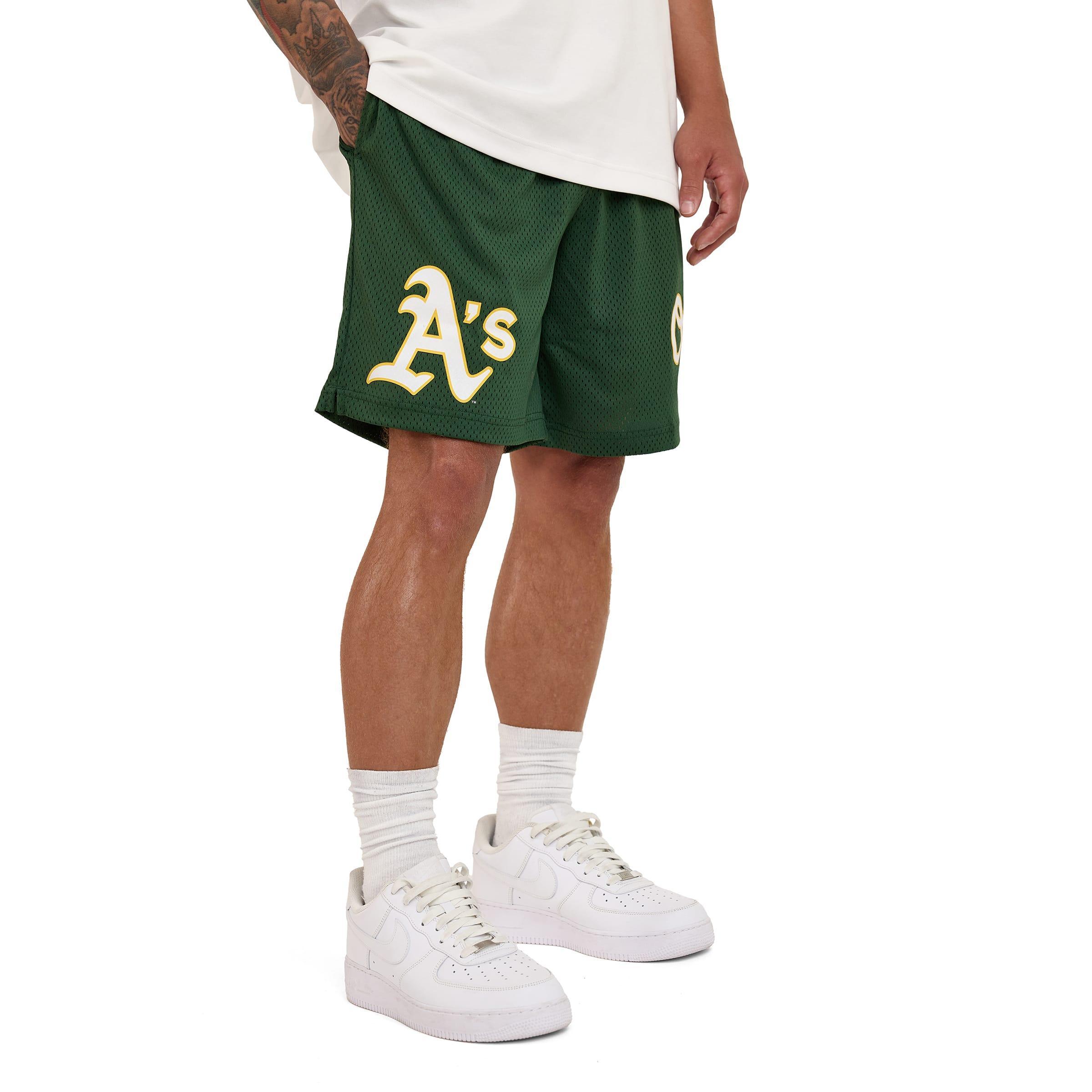 Atlanta Braves Summer Shorts Male Product Image