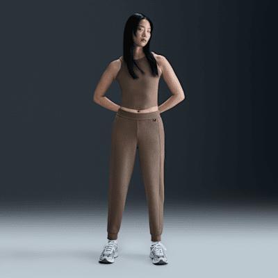 Nike Women's 24.7 ImpossiblySoft Dri-FIT Mid-Rise Jogger Pants Product Image