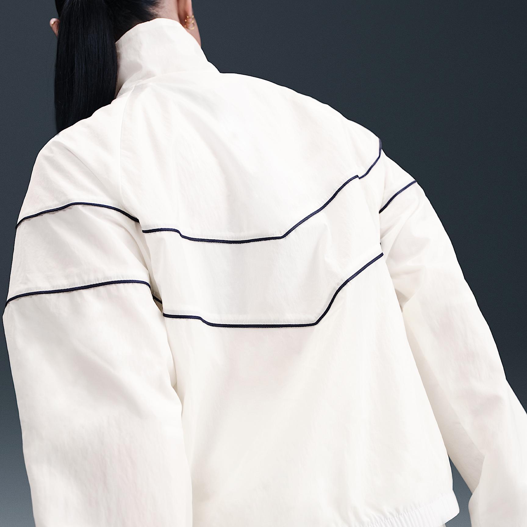 Nike Windrunner Women's Loose UV Woven Full-Zip Jacket Product Image