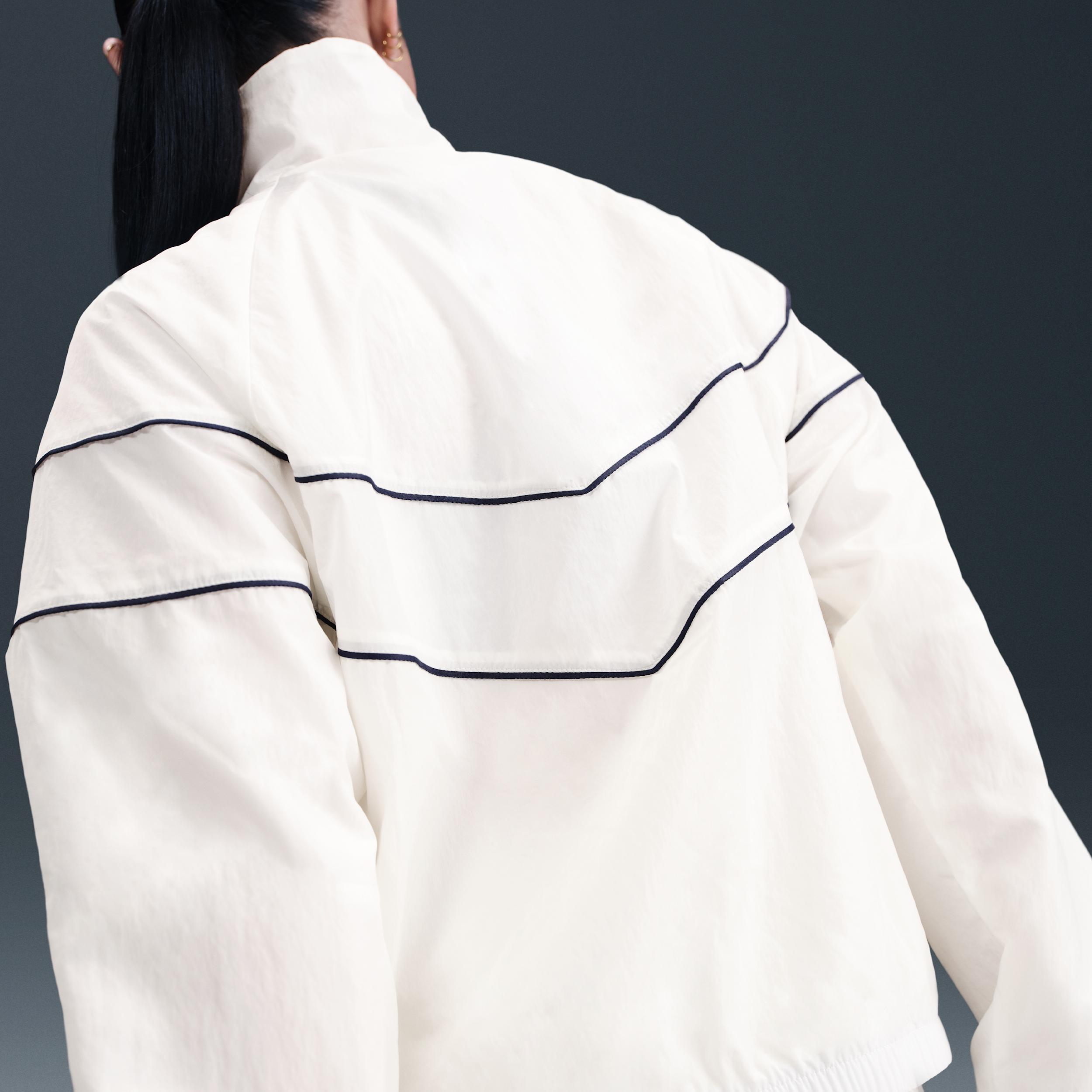 Nike Windrunner Women's Loose UV Woven Full-Zip Jacket Product Image