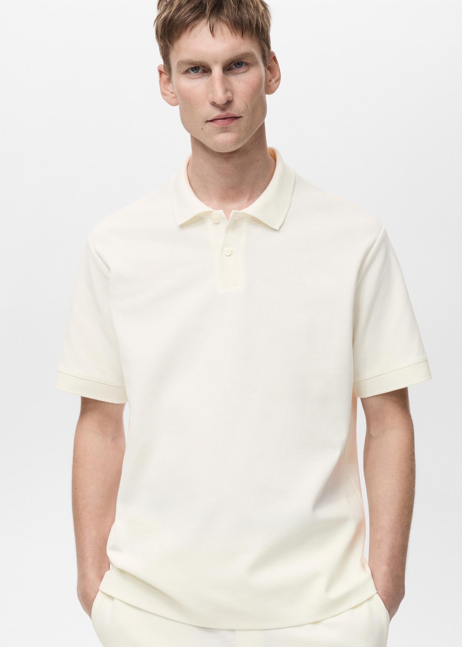 Structured knitted polo shirt - Men | MANGO USA Product Image