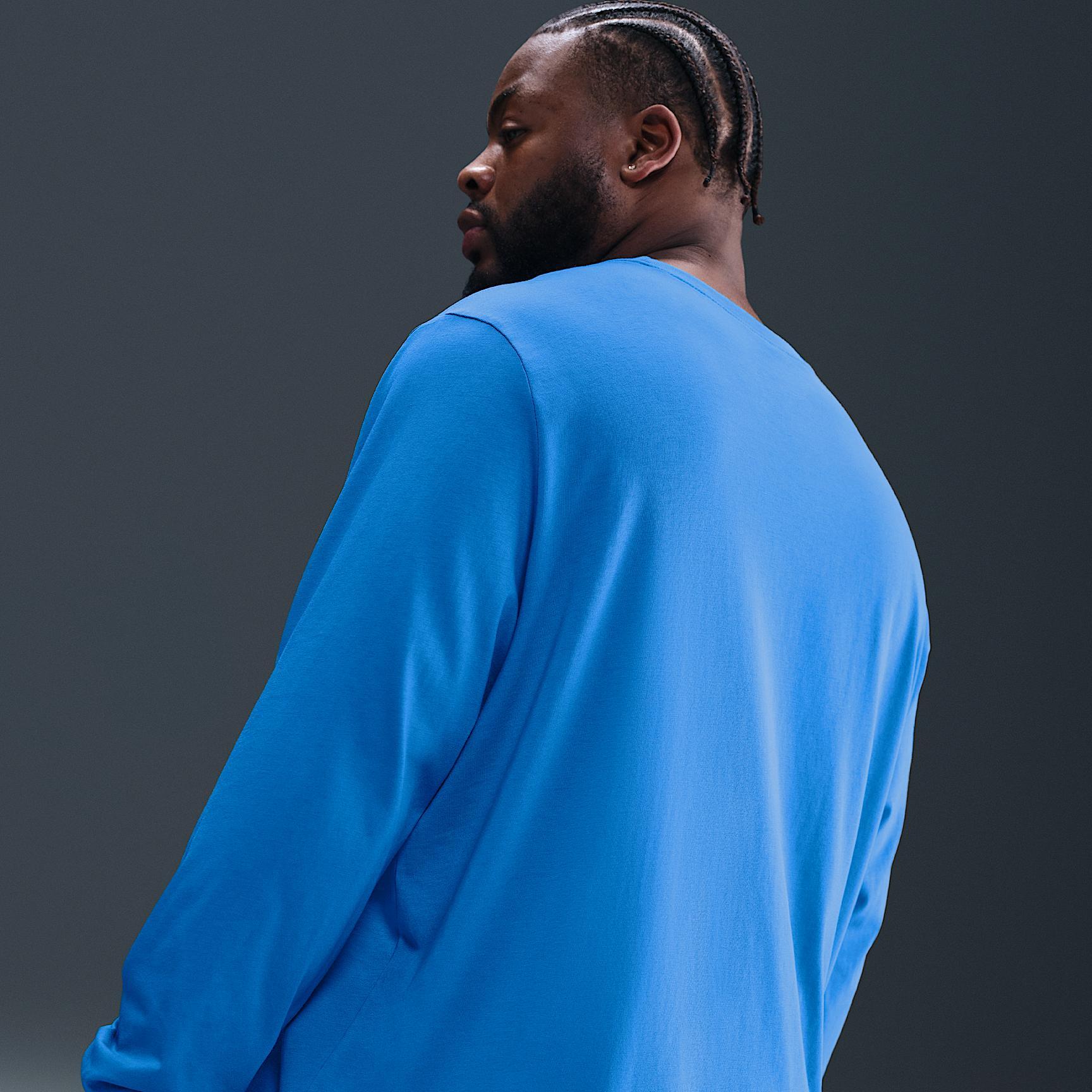 Nike Sportswear Men's Long-Sleeve T-Shirt Product Image