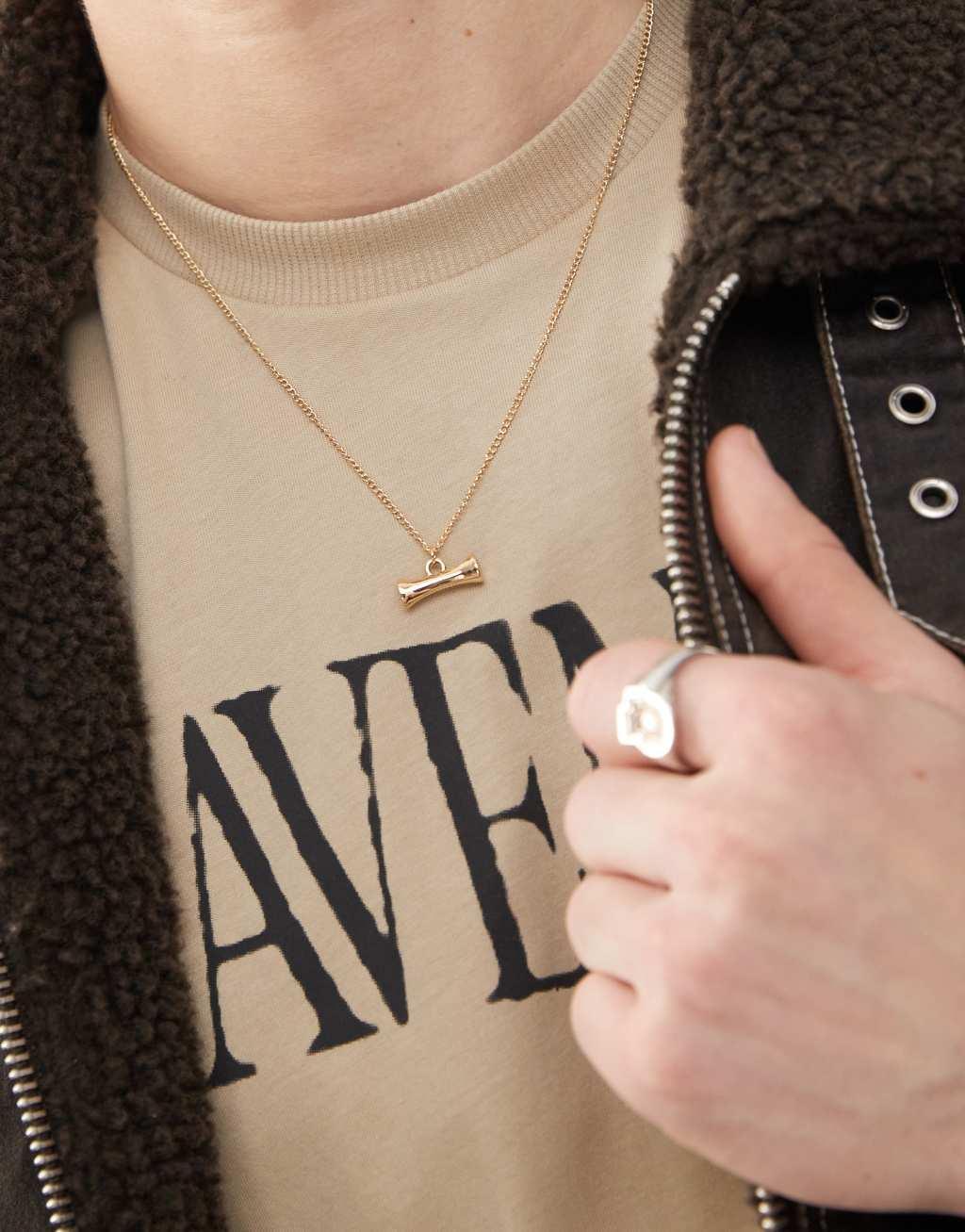 Faded Future molten bar pendant necklace in gold Product Image