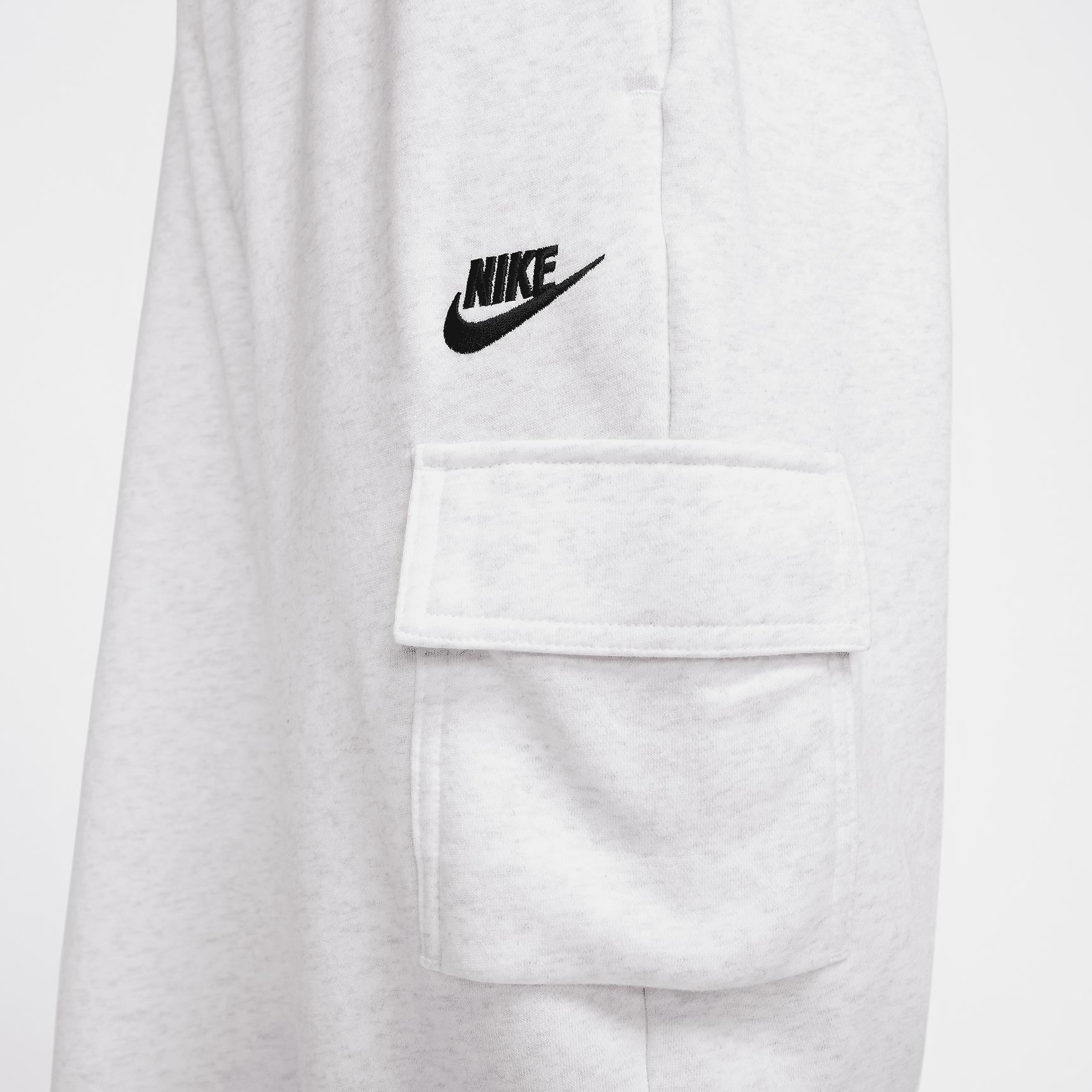 Nike Sportswear Club Fleece Women's Mid-Rise Oversized Cargo Sweatpants Product Image