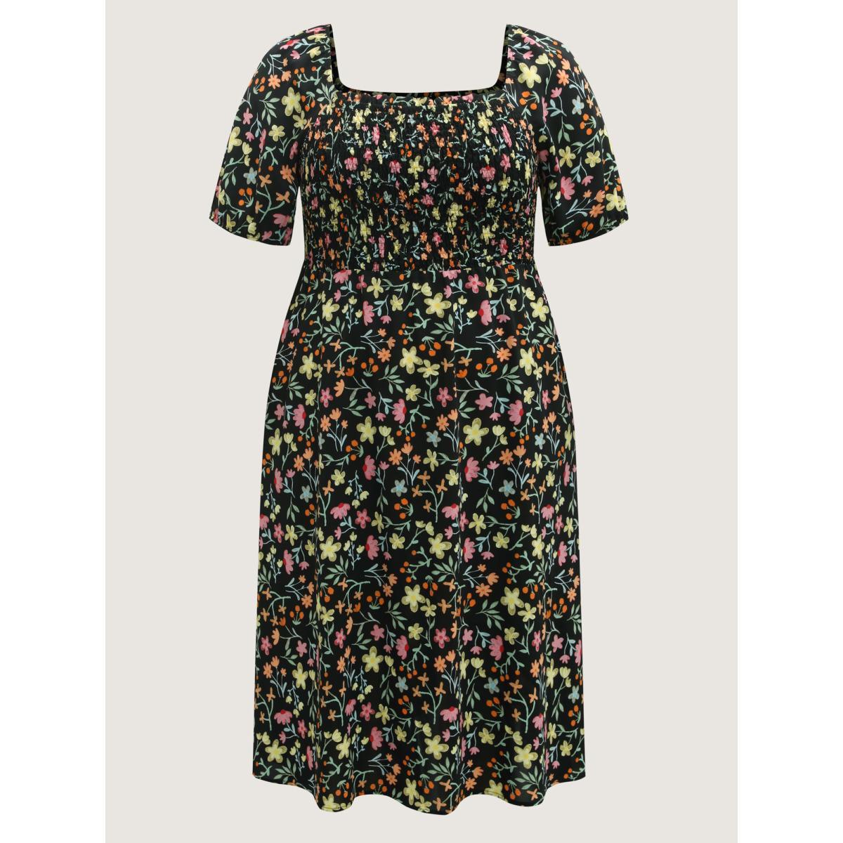 Plus Size Floral Print Shirred Pockets Midi Dress Black Women Square Neck Short sleeve Curvy BloomChic 28/5X Product Image