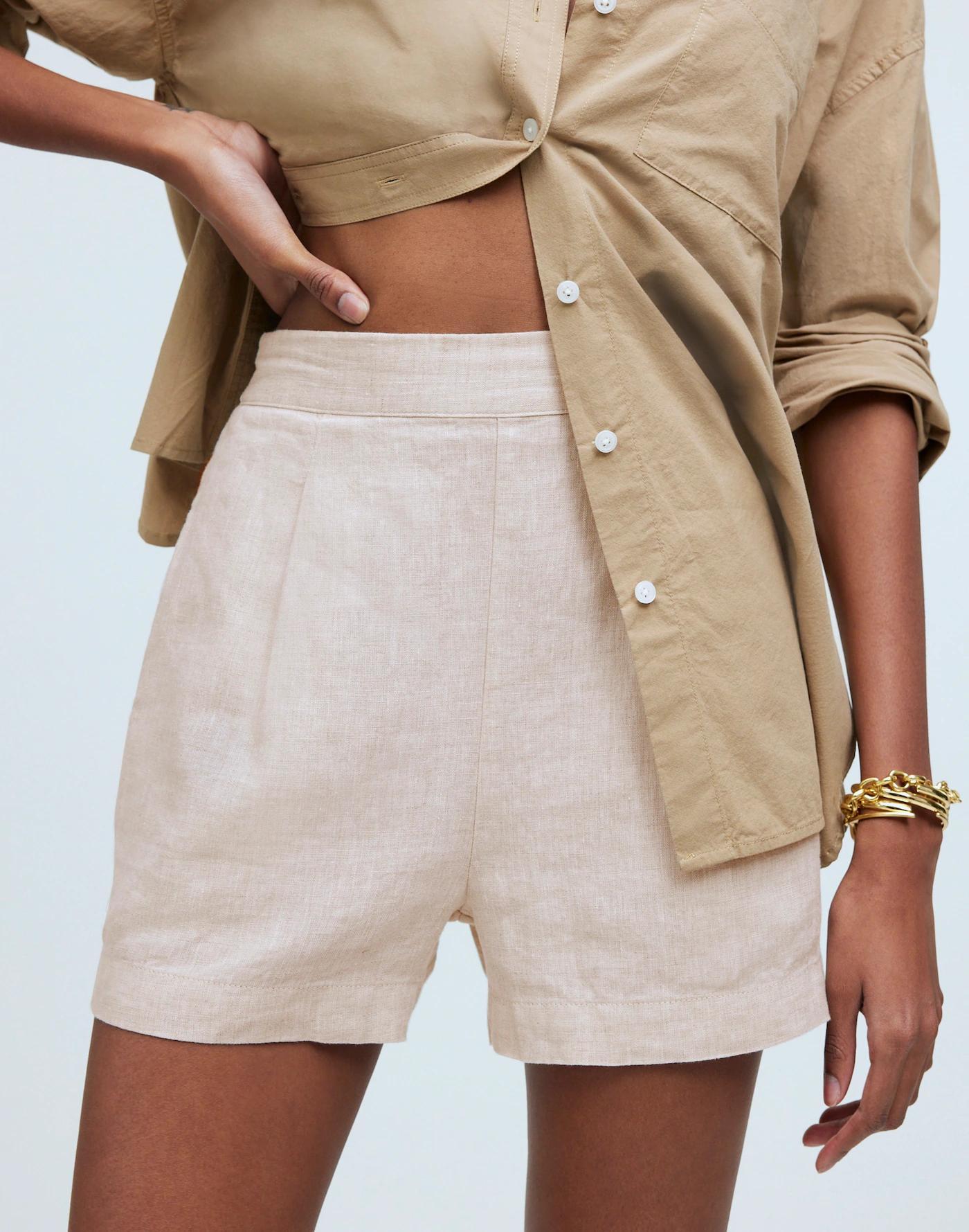 Clean Pull-On Shorts in 100% Linen Product Image