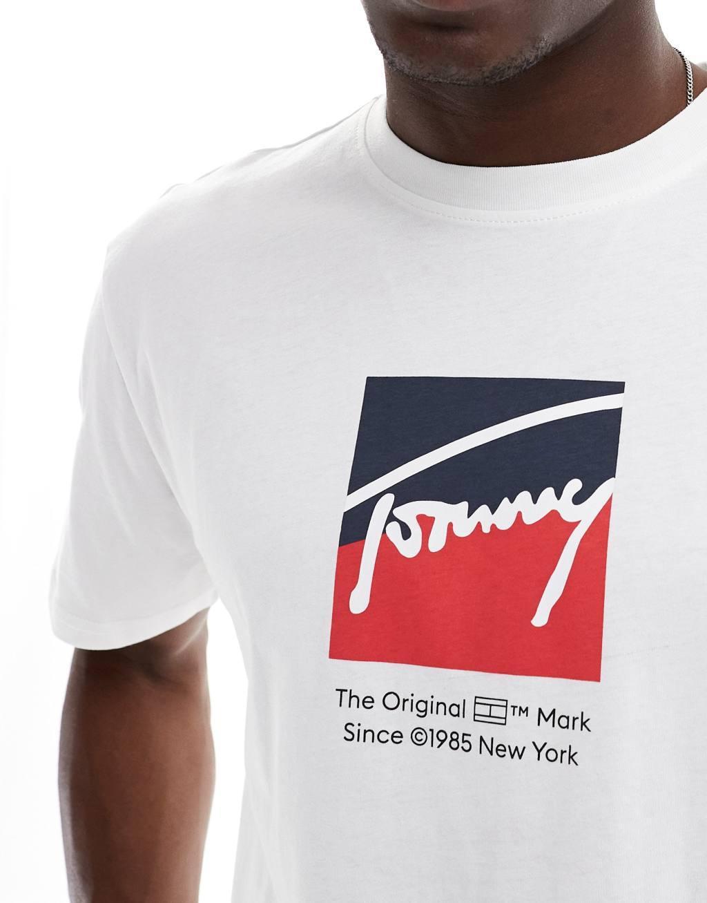 Tommy Jeans dna box logo T-shirt in white Product Image