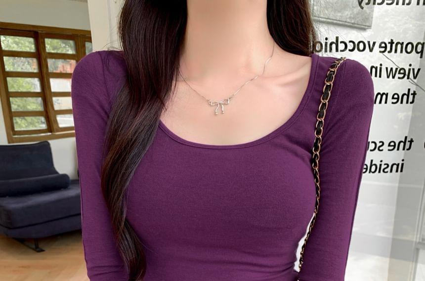 Long Sleeve Scoop Neck Plain Tee Product Image