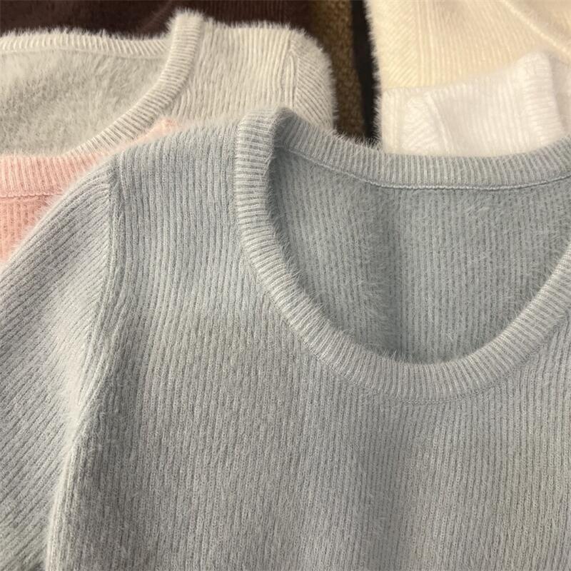 Long-Sleeve Crew Neck Plain Knit Top Product Image