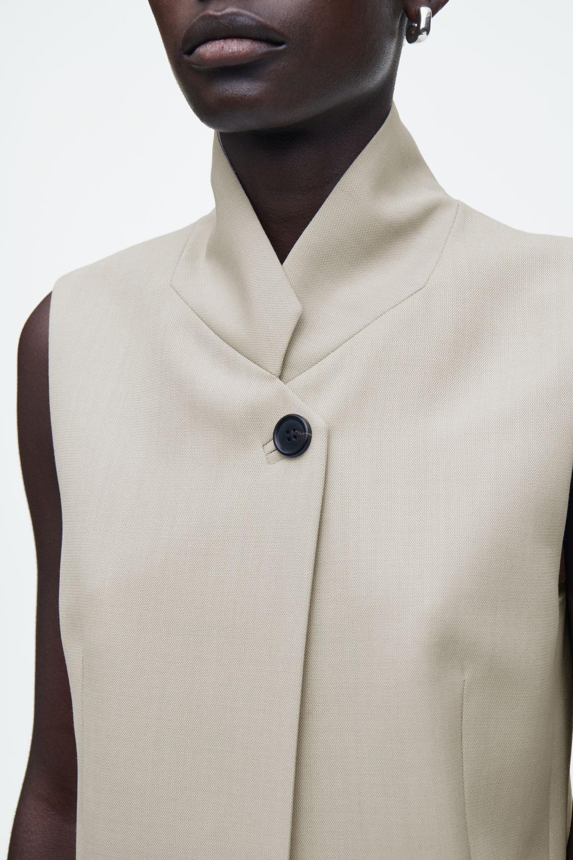 LONGLINE WOOL VEST Product Image