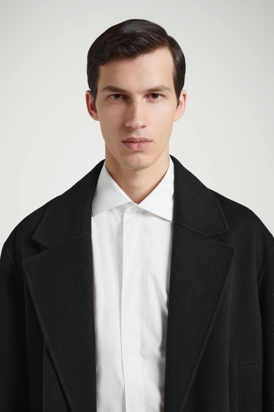 THE CUTAWAY-COLLAR SHIRT Product Image